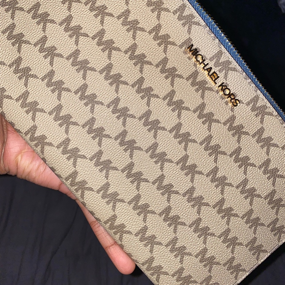 Michael Kors Wristlet Purse